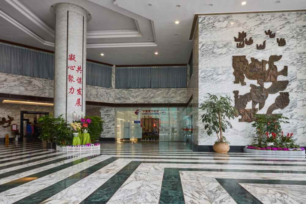 实木地板与家具这样搭配好看100倍,怪不得我家这么丑!(图6) 实木地板与家具这样搭配好看100倍,怪不得我家这么丑!