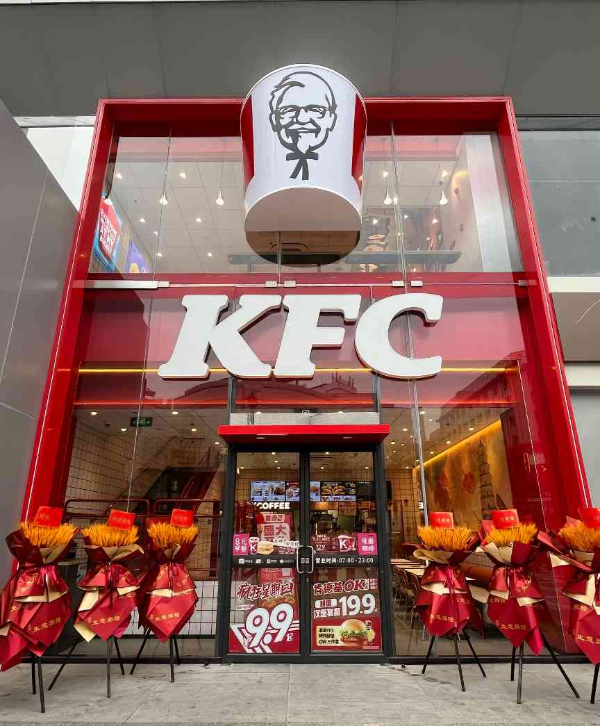 卡座沙发选购指南：材质工艺与空间搭配全解析(图2)