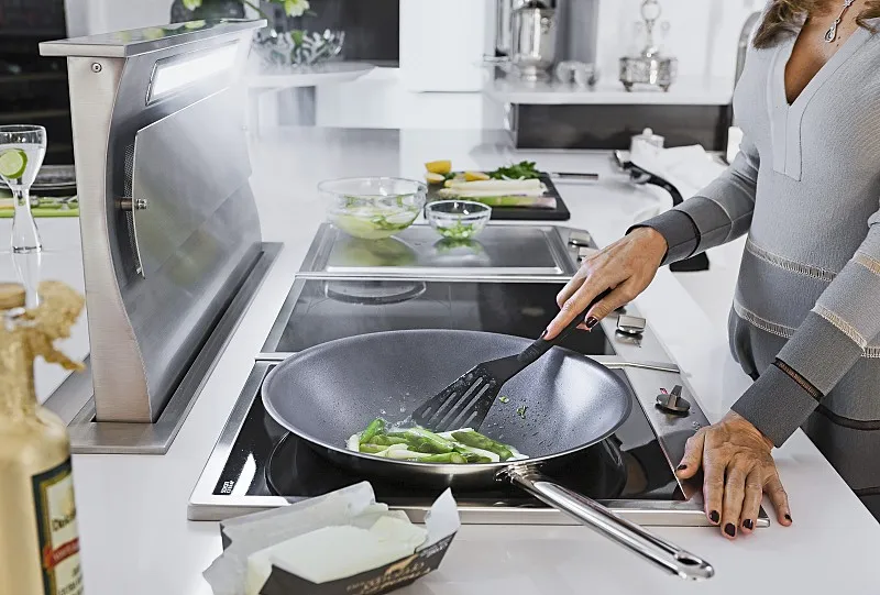 2025油烟机选购终极指南:新国标下,这三大参数比“大吸力”更重要(图1) 2025油烟机选购终极指南:新国标下,这三大参数比“大吸力”更重要(图1)