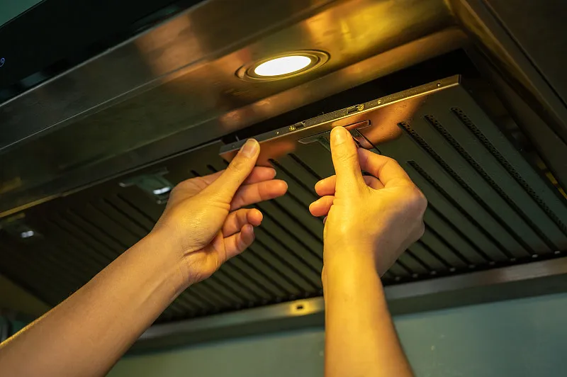 集成烹饪中心与传统分体式烟灶：2025年末厨房装修的终极抉择分析(图1)